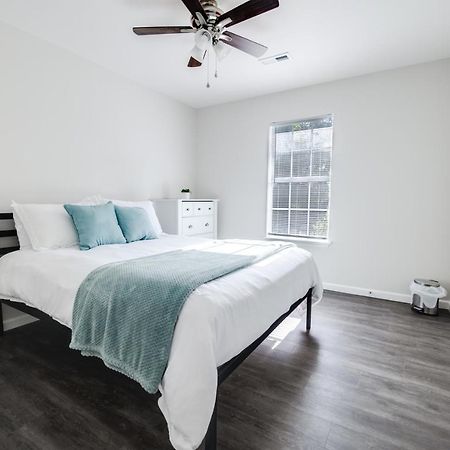 Trailside Townhouse - Close To Downtown & Bike Trails Bentonville Bagian luar foto